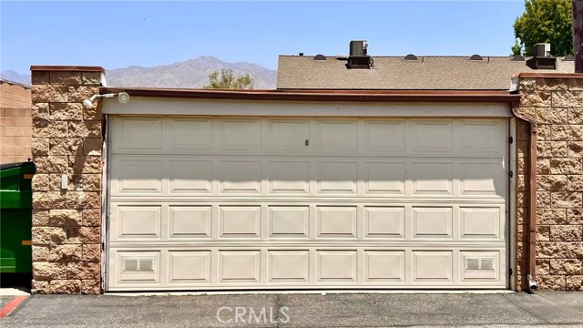 445 W Duarte Road, Arcadia CA: https://media.crmls.org/medias/974074eb-3a04-4e7c-9657-6ad40ae88684.jpg