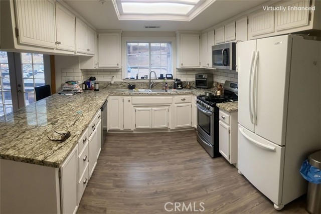 Detail Gallery Image 4 of 18 For 5412 Heath Creek, Wrightwood,  CA 92397 - 3 Beds | 2/1 Baths