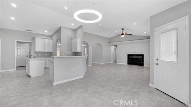 7939 Lassen Avenue, Hesperia CA: https://media.crmls.org/medias/9741d7c6-d680-4c7b-a932-03640c647be3.jpg