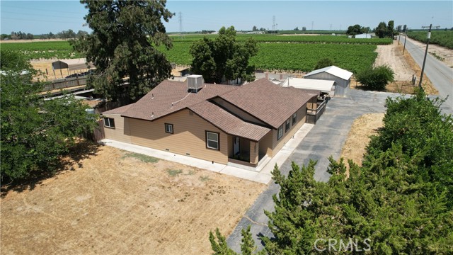 1492 W Sumner Avenue, Fresno CA: https://media.crmls.org/medias/9741f6b5-122c-46f5-9e19-94c90f4d16bb.jpg