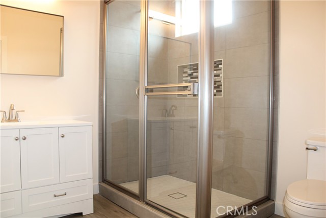Detail Gallery Image 10 of 10 For 5014 Kester Ave, Sherman Oaks,  CA 91403 - 4 Beds | 4 Baths