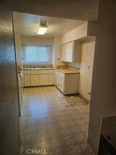 Detail Gallery Image 4 of 6 For 27226 San Jose, Madera,  CA 93637 - 3 Beds | 2 Baths