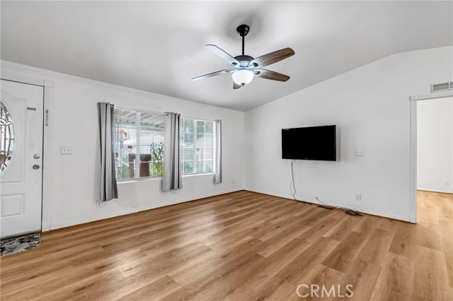 Detail Gallery Image 6 of 32 For 1218 E Cleveland Ave #142,  Madera,  CA 93638 - 3 Beds | 2 Baths