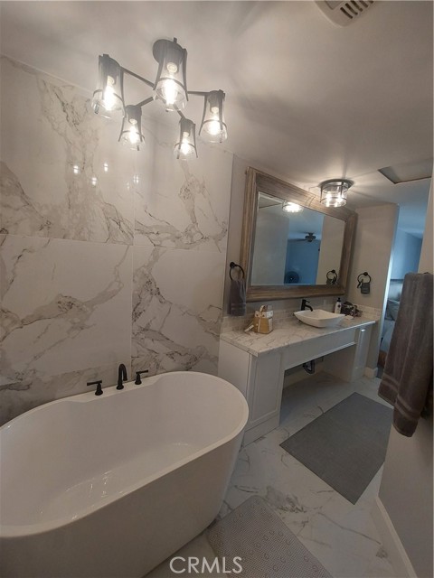 Detail Gallery Image 6 of 55 For 2297 Levante St., Carlsbad,  CA 92009 - 6 Beds | 4 Baths