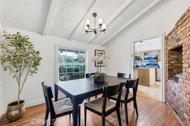 Detail Gallery Image 10 of 42 For 17716 Nordhoff St, Northridge,  CA 91325 - 4 Beds | 2 Baths