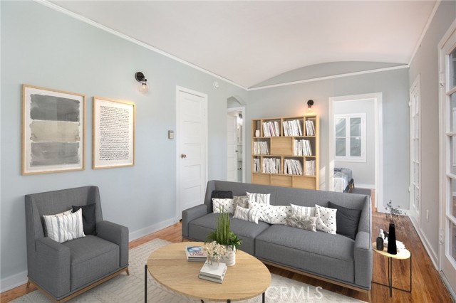 455 E Sacramento Street, Altadena CA: https://media.crmls.org/medias/9743f09c-3347-46fa-81e5-96c558b7d120.jpg