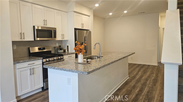 Detail Gallery Image 14 of 40 For 22222 Poppy Ct, Torrance,  CA 90502 - 4 Beds | 4 Baths