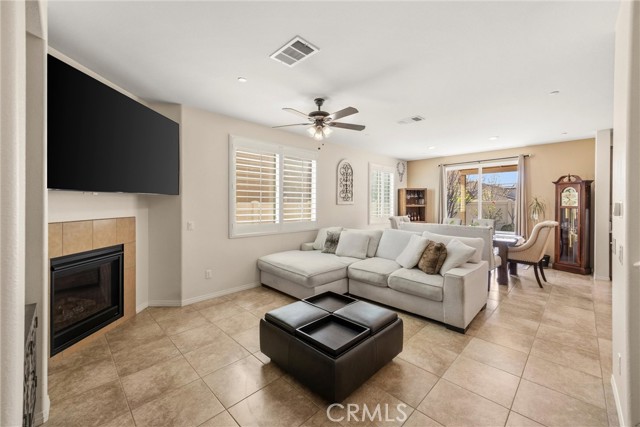 Detail Gallery Image 11 of 51 For 3826 Bur Oak, San Bernardino,  CA 92407 - 4 Beds | 3 Baths