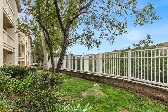 Detail Gallery Image 16 of 17 For 675 Oak Run #203,  Oak Park,  CA 91377 - 2 Beds | 2 Baths