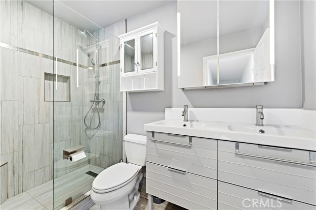 Detail Gallery Image 7 of 27 For 2037 S Coast Hwy #11,  Laguna Beach,  CA 92651 - 2 Beds | 1 Baths