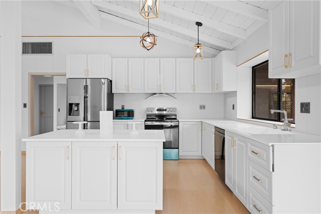 27411 Santa Fe Street, Hemet CA: https://media.crmls.org/medias/9745a38c-ac5f-45b3-aa95-97c662a18cdb.jpg