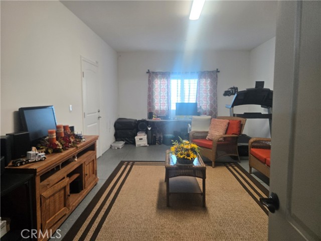 Detail Gallery Image 11 of 37 For 10438 7th, Hesperia,  CA 92345 - 4 Beds | 3 Baths