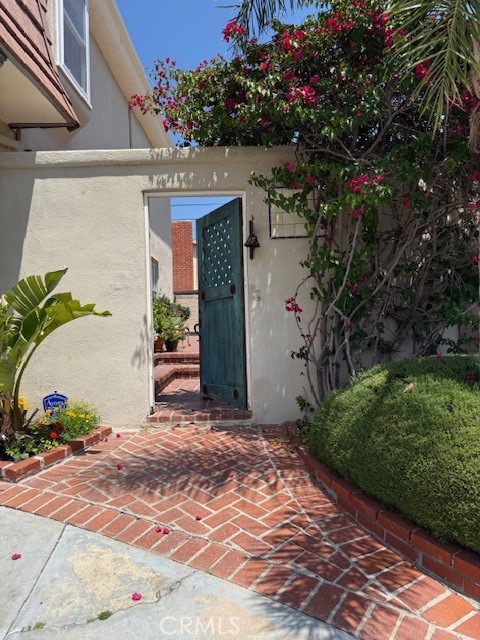 4310 Torreon Drive, Woodland Hills CA: https://media.crmls.org/medias/97460100-9332-4f6a-b7af-de8ebfffa460.jpg