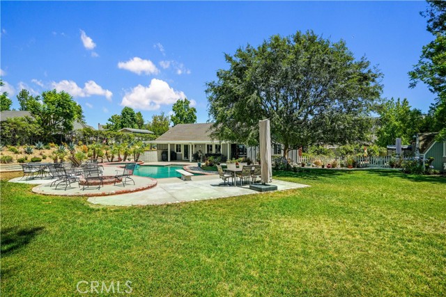 319 Cheerful Court, Simi Valley CA: https://media.crmls.org/medias/974601ec-885d-4c9b-afe0-bfee75823f98.jpg