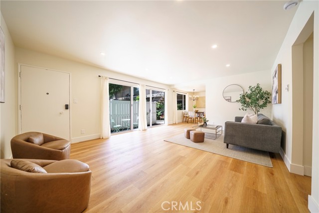 Detail Gallery Image 4 of 37 For 2940 W Carson St #122,  Torrance,  CA 90503 - 2 Beds | 2 Baths