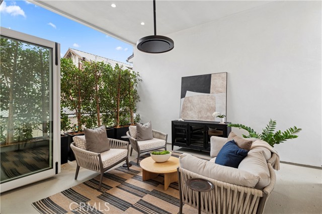 Detail Gallery Image 5 of 26 For 508 1/2 Acacia, Corona Del Mar,  CA 92625 - 2 Beds | 2/1 Baths