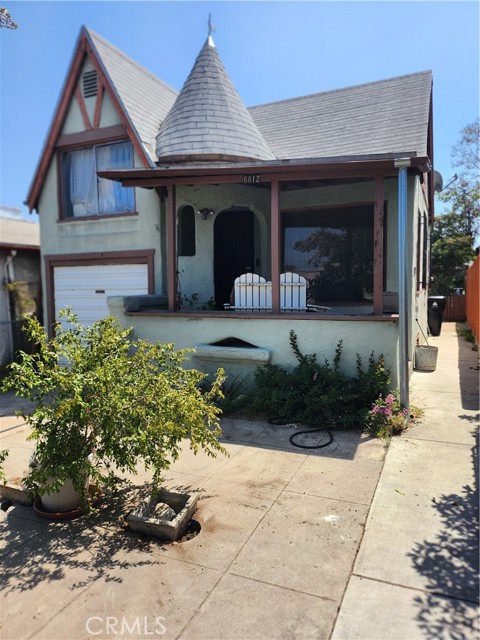 6812 S Van Ness