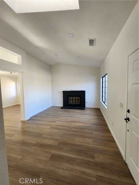 Detail Gallery Image 4 of 23 For 37749 Autumn Ln, Palmdale,  CA 93550 - 3 Beds | 2 Baths