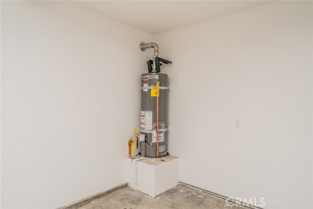 555 N Meridian Avenue, San Bernardino CA: https://media.crmls.org/medias/9747fa07-c4a0-499b-867d-fdef8e91e4dd.jpg