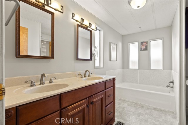 Detail Gallery Image 5 of 16 For 1675 Manzanita Ave #96,  Chico,  CA 95926 - 2 Beds | 2 Baths