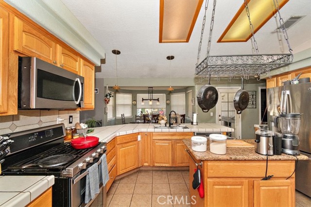 Detail Gallery Image 8 of 43 For 12730 Fir St, Oak Hills,  CA 92344 - – Beds | – Baths