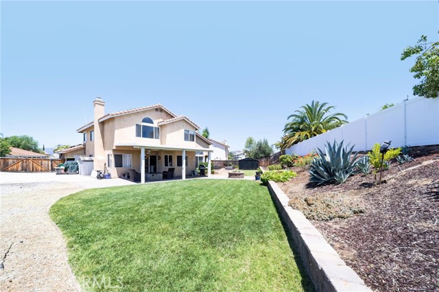 25444 Clover Glen Circle, Murrieta CA: https://media.crmls.org/medias/9748f6d8-ea06-40b7-8069-24e560e21f02.jpg
