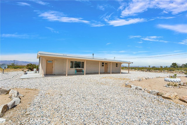 Detail Gallery Image 2 of 51 For 36160 Palm St, Lucerne Valley,  CA 92356 - 2 Beds | 1 Baths