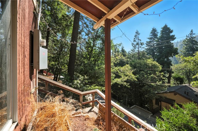 782 Virginia Court, Lake Arrowhead CA: https://media.crmls.org/medias/9749d4bd-f9d0-4bbe-998d-01f90385da14.jpg