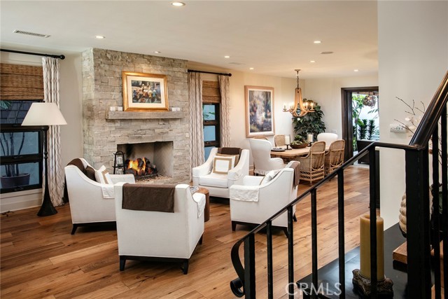 Detail Gallery Image 6 of 35 For 303 Poinsettia Ave, Corona Del Mar,  CA 92625 - 4 Beds | 3/1 Baths