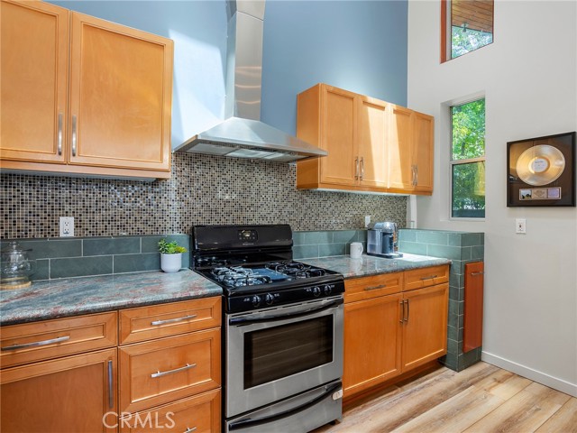 5762 Andasol Avenue, Encino CA: https://media.crmls.org/medias/974c51b7-faa8-45e3-b56b-b83b0d6a1405.jpg