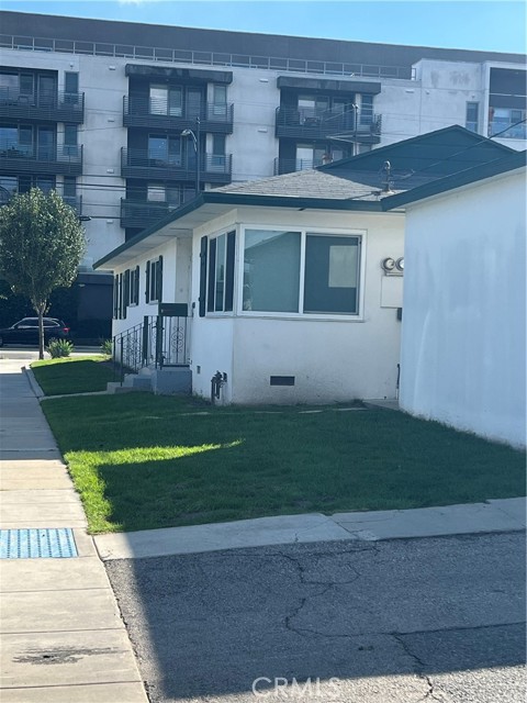 Detail Gallery Image 12 of 14 For 3501 W Alameda Ave, Burbank,  CA 91505 - 1 Beds | 1 Baths