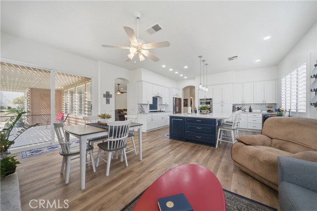 Detail Gallery Image 16 of 37 For 23553 Bending Oak Ct, Murrieta,  CA 92562 - 4 Beds | 2/1 Baths