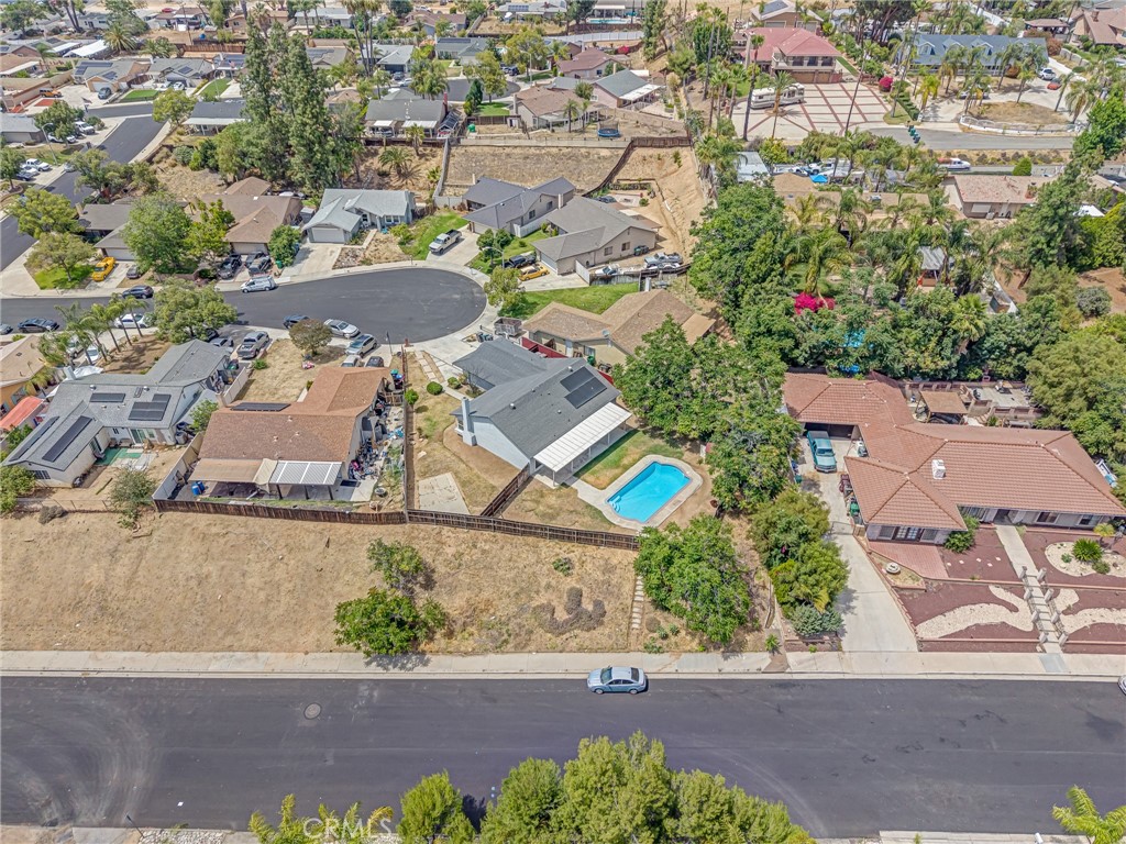 https://media.crmls.org/medias/974d9068-466b-49b9-982c-475d6c559cc2.jpg?preset=X-Large