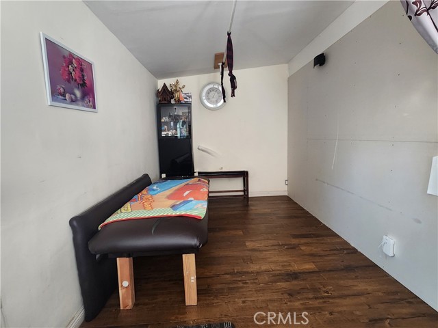 18540 Arminta Street, Reseda CA: https://media.crmls.org/medias/974ea37c-bafa-426f-976f-9e0f233f64c4.jpg