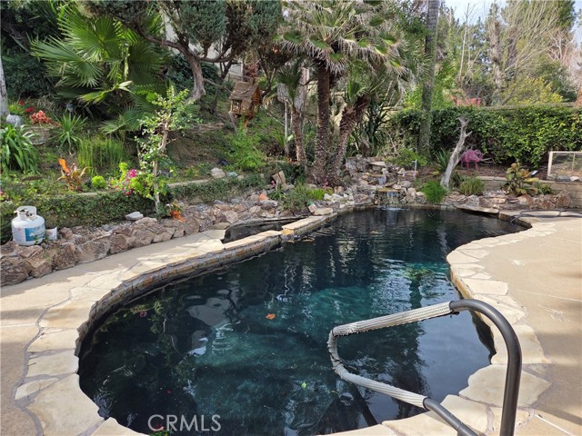 Detail Gallery Image 10 of 13 For 25447 via Novia, Valencia,  CA 91355 - 4 Beds | 2 Baths