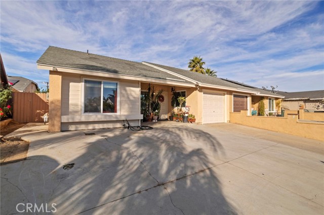Detail Gallery Image 2 of 24 For 372 Red Cedar, Perris,  CA 92570 - 2 Beds | 2 Baths