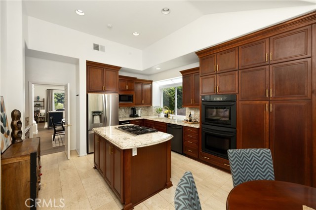 5914 Johnston Place, Rancho Cucamonga CA: https://media.crmls.org/medias/974f6983-4e81-442b-9d90-bc9a1dc5cfc4.jpg