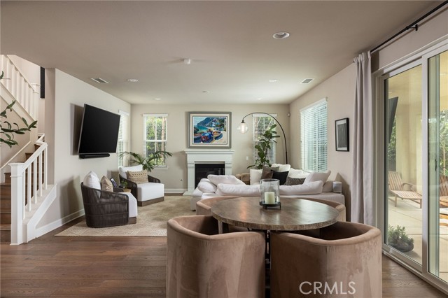 Detail Gallery Image 5 of 32 For 135 Walnut St, Costa Mesa,  CA 92627 - 4 Beds | 3 Baths