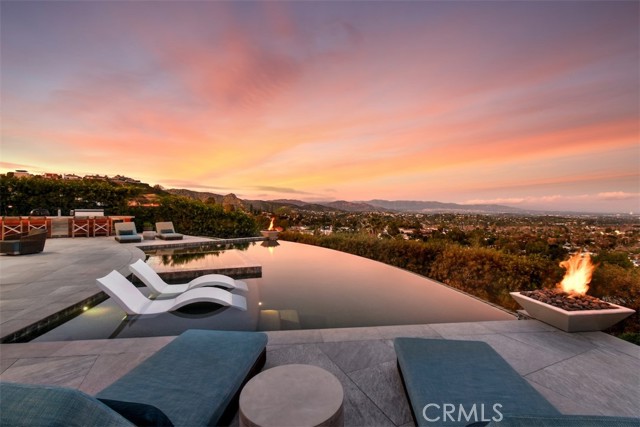 Detail Gallery Image 29 of 41 For 6100 Maury Ave, Woodland Hills,  CA 91367 - 4 Beds | 2/1 Baths