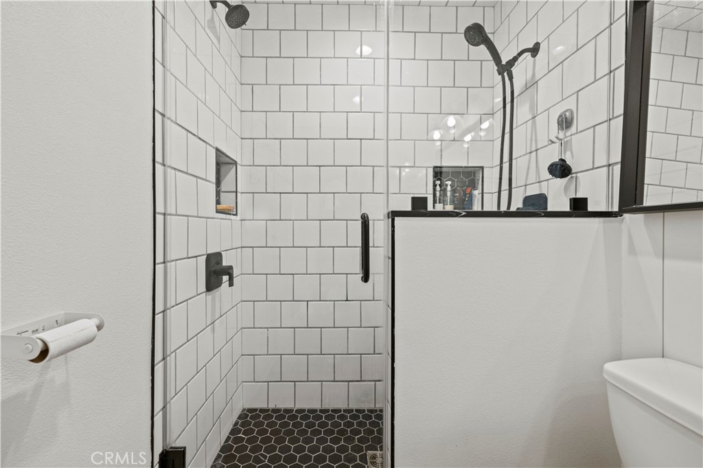 https://media.crmls.org/medias/97504447-f6a2-4199-bc15-4a25f4627d5c.jpg?preset=X-Large