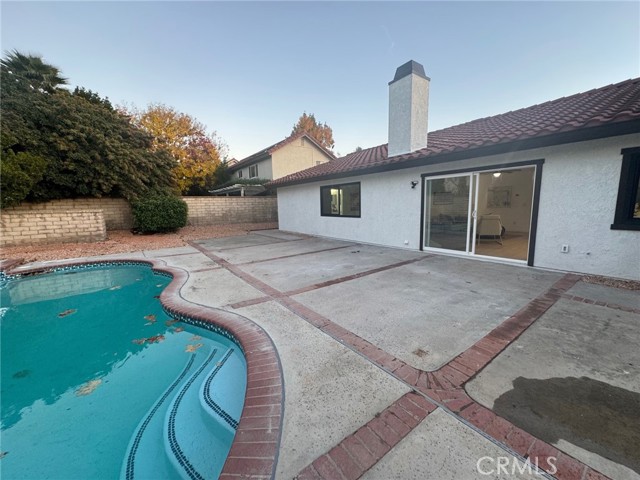 Detail Gallery Image 16 of 21 For 20559 Lisa Gail Dr, Saugus,  CA 91350 - 4 Beds | 2 Baths