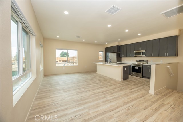 Detail Gallery Image 21 of 63 For 14410 Bing Ave, Fontana,  CA 92335 - 2 Beds | 2 Baths