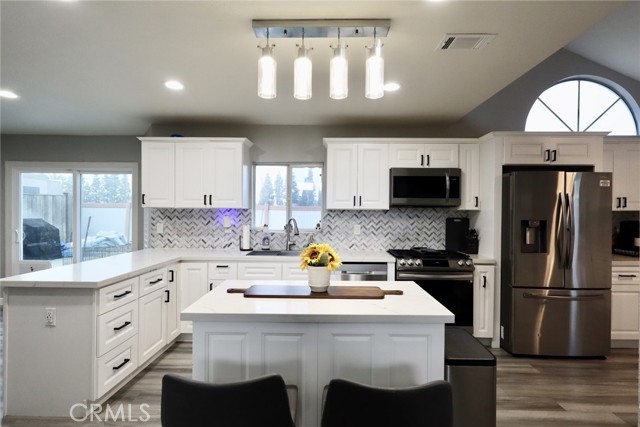 Detail Gallery Image 12 of 51 For 2804 Rippling Brook, Ontario,  CA 91761 - 3 Beds | 2/1 Baths