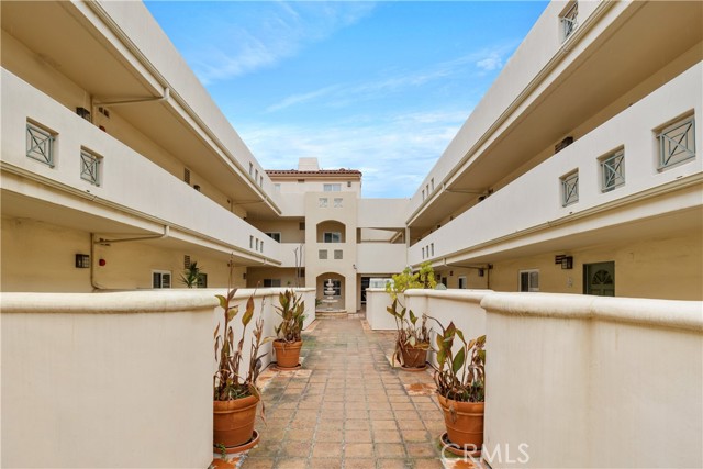 Detail Gallery Image 33 of 34 For 5500 Torrance Bld #A111,  Torrance,  CA 90503 - 3 Beds | 2 Baths