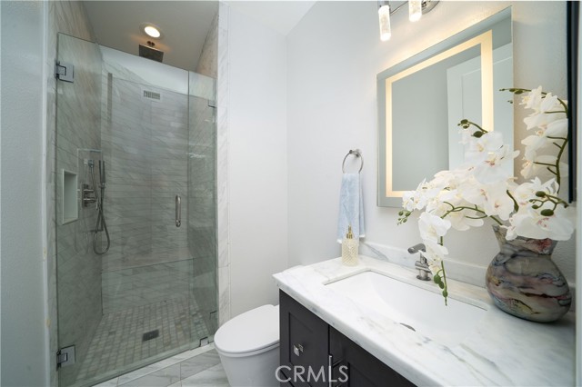 5712 Ocean Vista Drive, Huntington Beach CA: https://media.crmls.org/medias/9751a212-cbba-4207-bded-f773a990731e.jpg