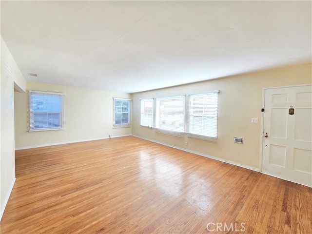 Detail Gallery Image 4 of 17 For 3869 Bandini Ave, Riverside,  CA 92506 - 2 Beds | 1 Baths