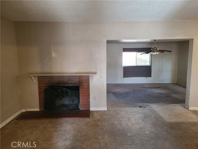 7938 Chantry Avenue, Fontana CA: https://media.crmls.org/medias/9752c067-b7bb-4134-8652-ade7d67db4b5.jpg