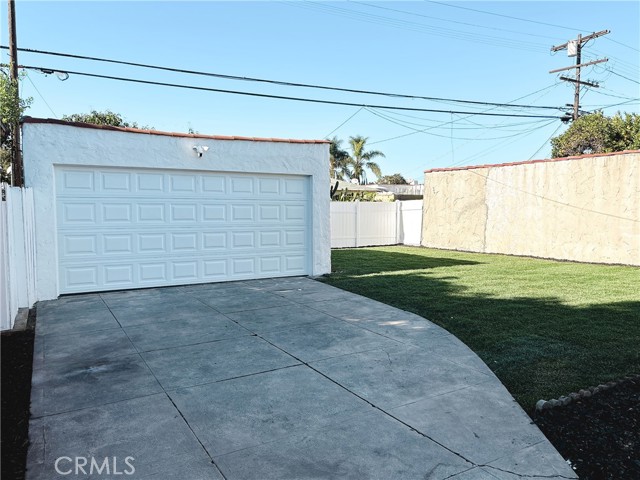 Detail Gallery Image 4 of 29 For 6515 Cimarron, Los Angeles,  CA 90047 - 3 Beds | 2 Baths