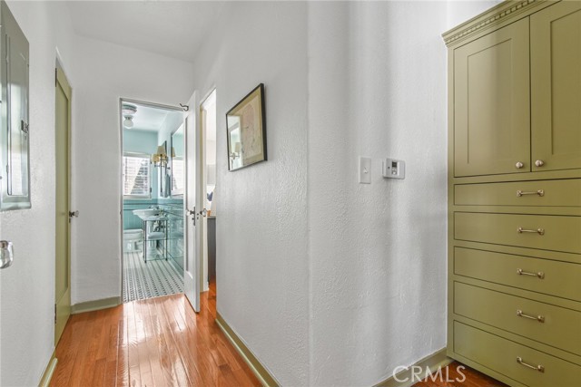 Detail Gallery Image 38 of 41 For 8246 4th St, Los Angeles,  CA 90048 - 2 Beds | 2 Baths
