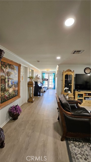 Detail Gallery Image 13 of 44 For 17912 Gridley Rd, Artesia,  CA 90701 - 4 Beds | 3 Baths